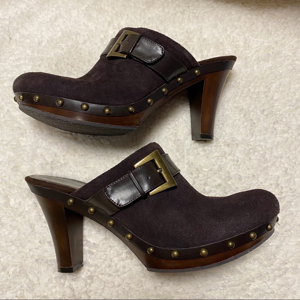 Bandolino Size 8 clog heels
